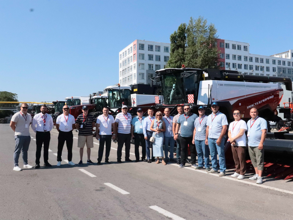Делегация Татарстана на площадке Ростсельмаш