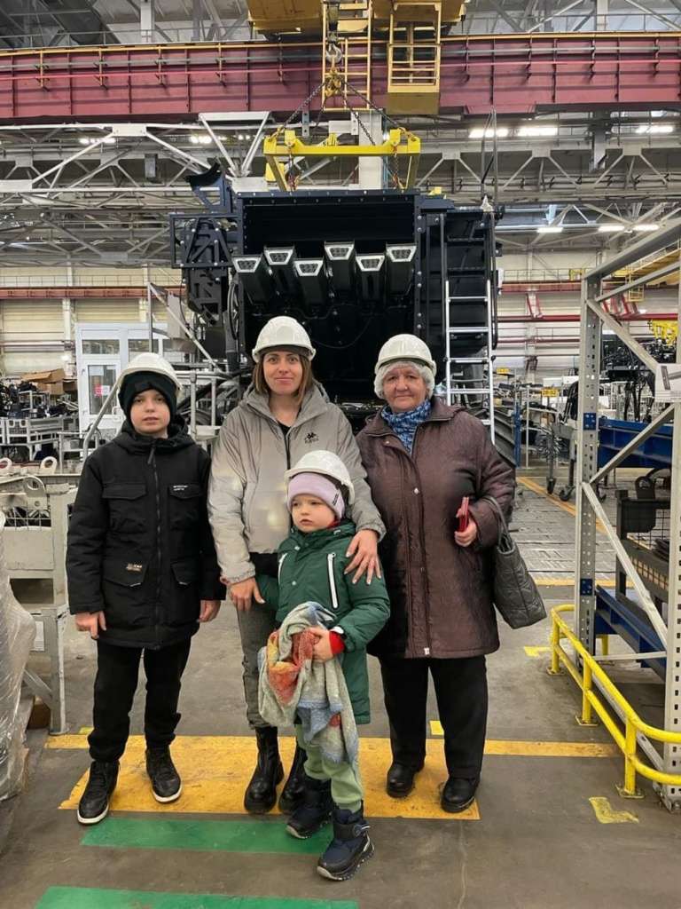 На Ростсельмаш для гостей была организована экскурсия на производство На Ростсельмаш для гостей была организована экскурсия на производство